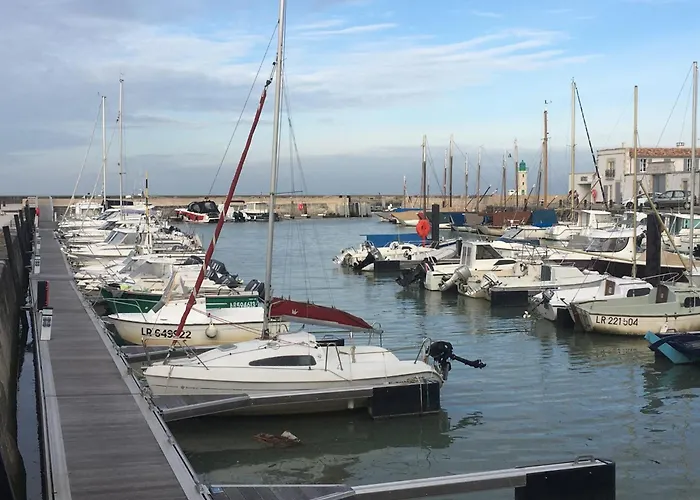 Belle Maison Dans Avec Piscine بيت للعطل
